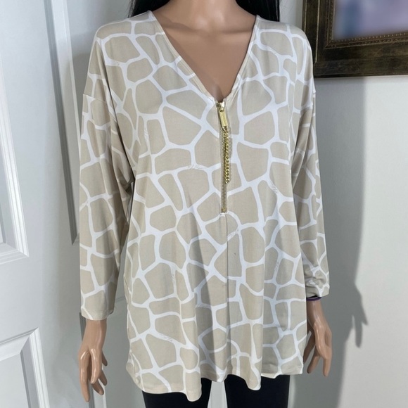 Michael Kors V-Neck Giraffe Print Flowy Top with Gold Zipper - Picture 3 of 6